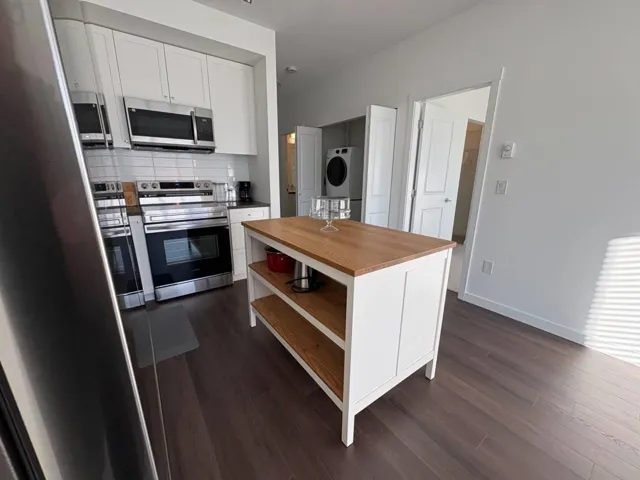 506 8509 158 STREET, Surrey, British Columbia V4N6Y6