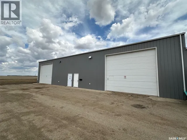 3C 820 N Service ROAD W, Moose Jaw, Saskatchewan S6H4N8