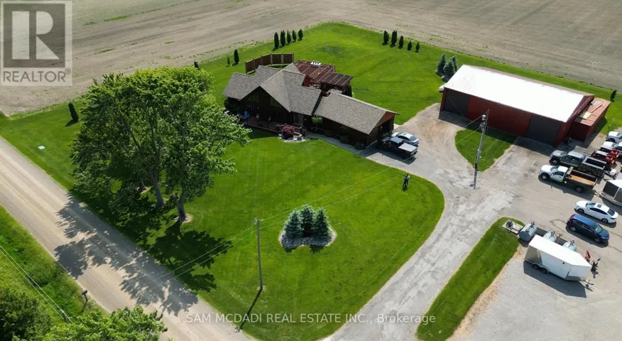 8529 KINNAIRD ROAD, Lambton Shores (Bosanquet), Ontario N0N1J3
