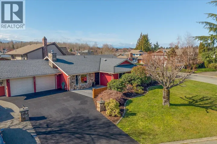 325 McKinnon St, Parksville, British Columbia V9P1G5