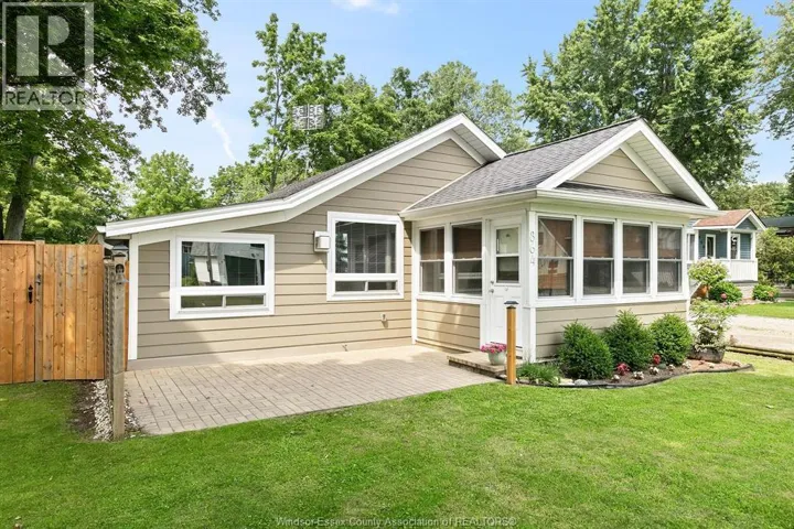 864 Lawrence AVENUE, Essex, Ontario N0R1G0