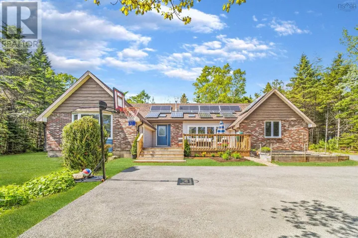 252 Hillside Drive, Boutiliers Point, Nova Scotia B3Z1W8