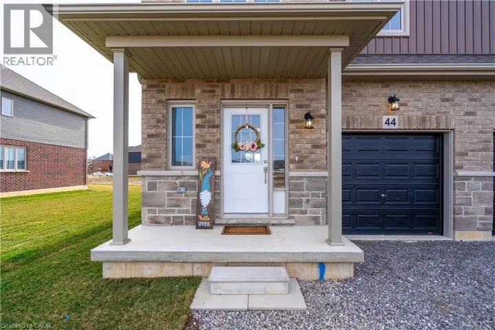 44 ZOE Lane, Binbrook, Ontario L0R1C0