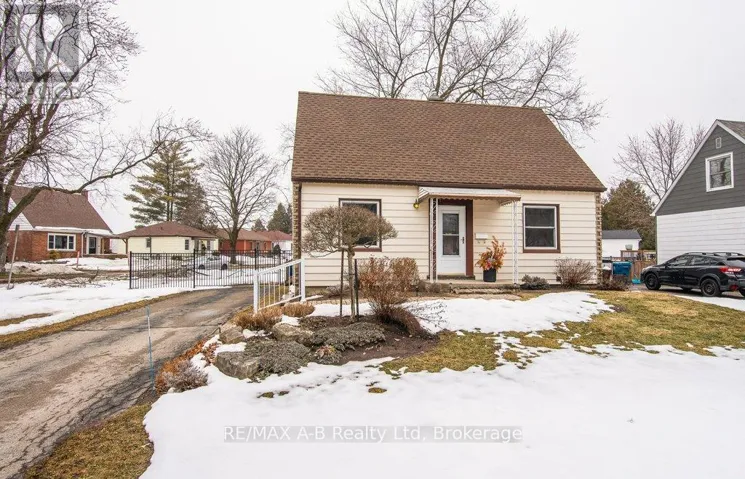 54 GLASTONBURY DRIVE, Stratford, Ontario N5A6B4