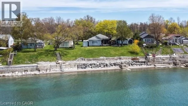 2 SUNSET Drive, Peacock Point, Ontario N0A1L0