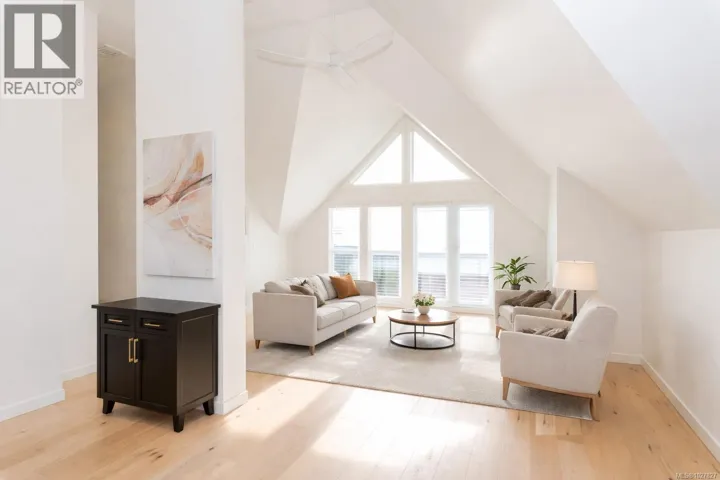 E 1741 Oak Bay Ave, Victoria, British Columbia V8R1B8