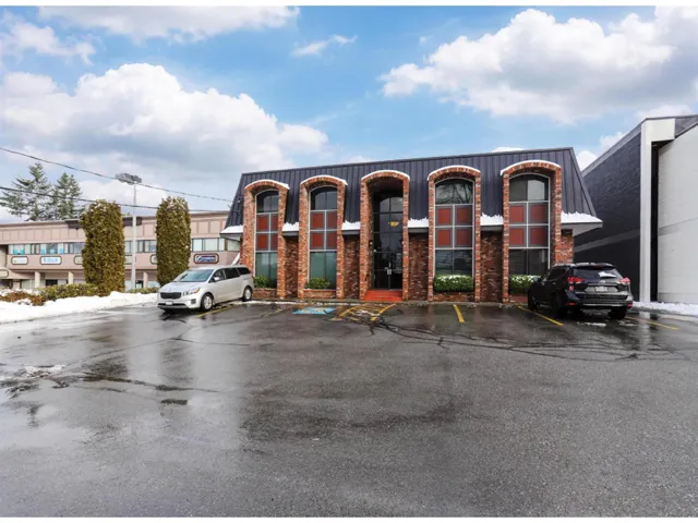 202 2306 MCCALLUM ROAD, Abbotsford, British Columbia V2S3P4