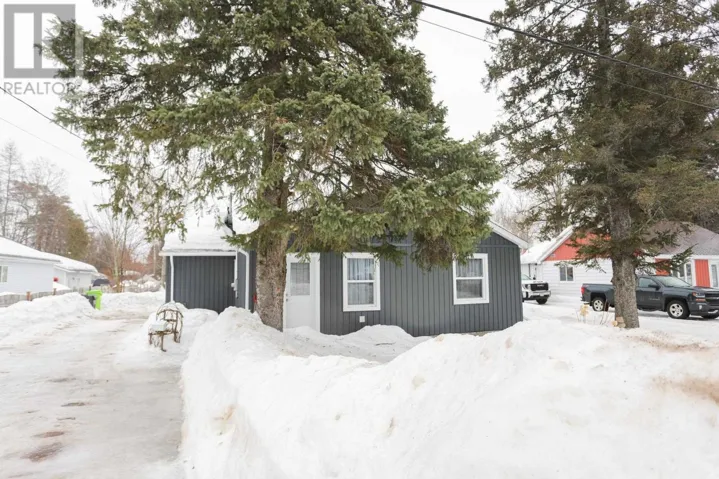 85 Glenwood AVE, Sault Ste. Marie, Ontario P6A4T8