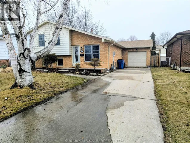 308 VALLEY ROAD, Chatham, Ontario N7L4Y3