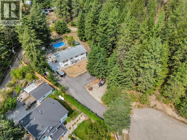 10736 Pinecrest Road, Vernon, British Columbia V1H2C1