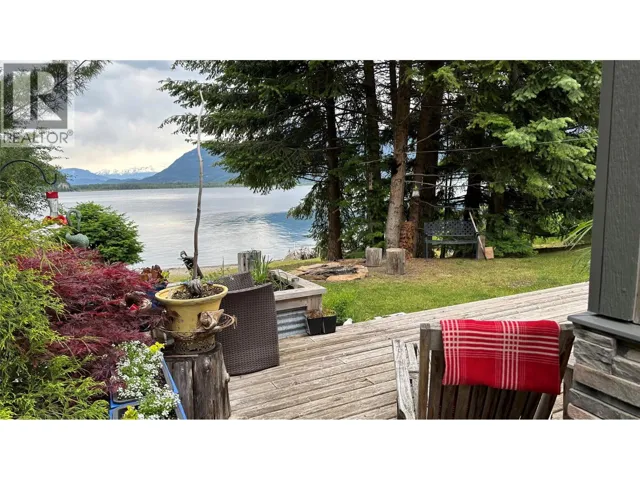 605 Sixth Avenue, Lardeau, British Columbia V0G1M0