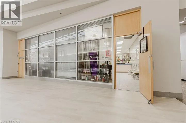 777 GUELPH Line, Burlington, Ontario L7R3N2