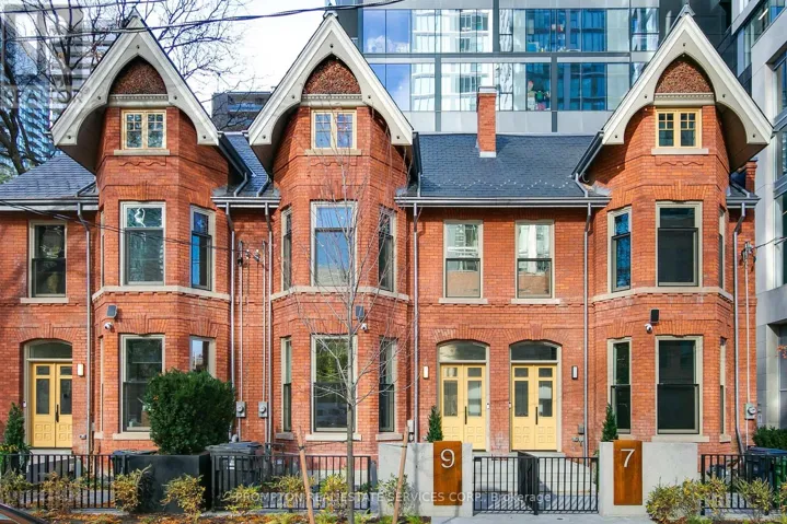 9 GLOUCESTER STREET, Toronto (Church-Yonge Corridor), Ontario M4Y1L8