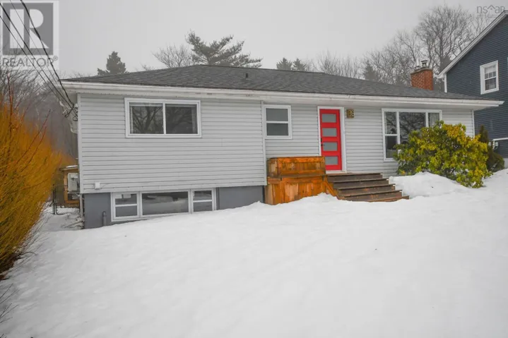 18 Macrae Avenue, Dartmouth, Nova Scotia B2Y1Z2