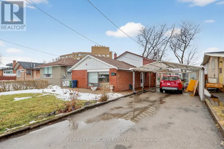 18 DE MARCO BOULEVARD, Toronto (Rustic), Ontario M6L2W1