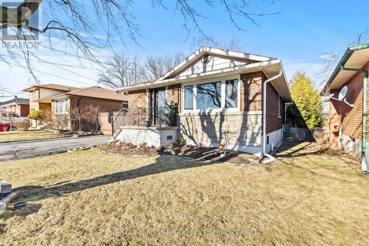 96 TERRACE DRIVE, Hamilton (Balfour), Ontario L9A2Y6