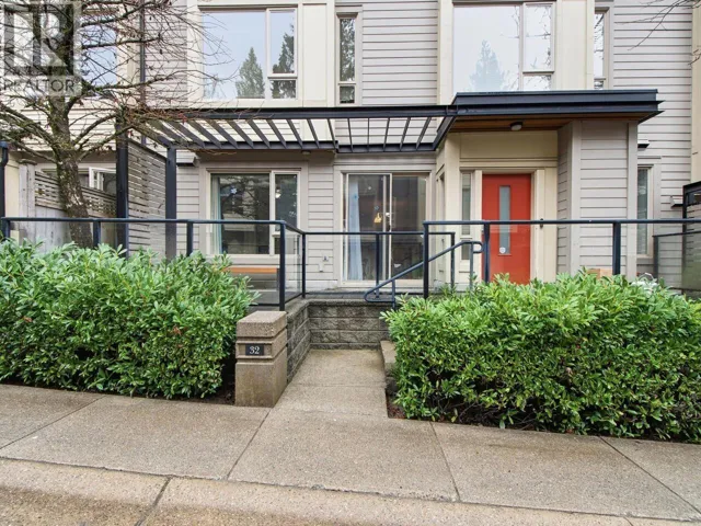 32 9229 UNIVERSITY CRESCENT, Burnaby, British Columbia V5A4Z2