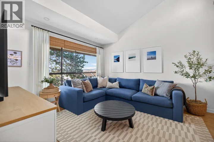 330 210 W 2ND STREET, North Vancouver, British Columbia V7M1C6