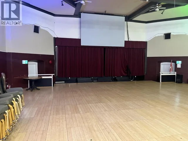 726 TWELFTH STREET, New Westminster, British Columbia V3M4J9