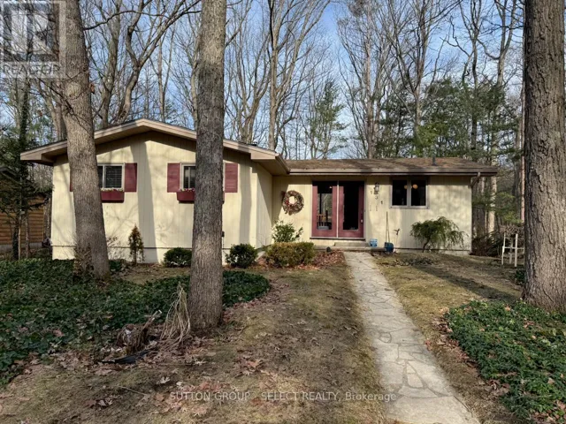 10296 PINES PARKWAY, Lambton Shores (Grand Bend), Ontario N0M1T0