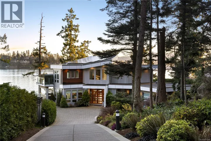 2355 Tryon Rd, North Saanich, British Columbia V8L5H8