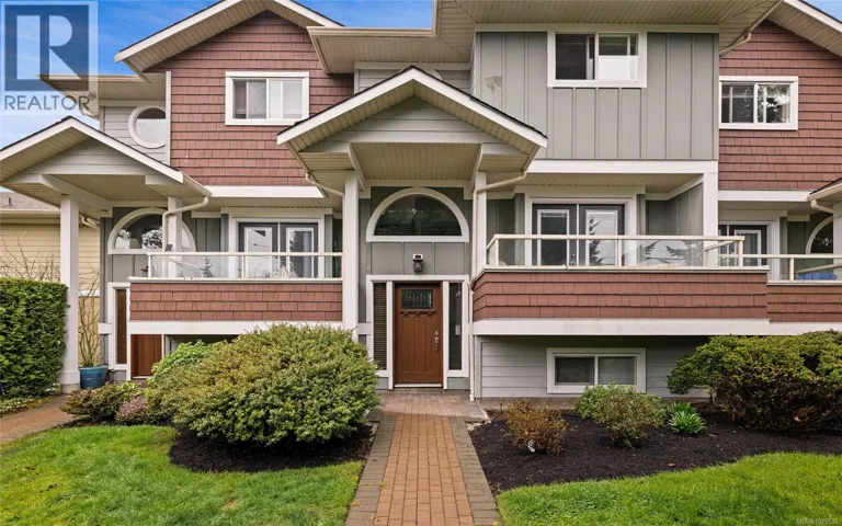 525 Heatherdale Lane, Saanich, British Columbia V8Z0A4