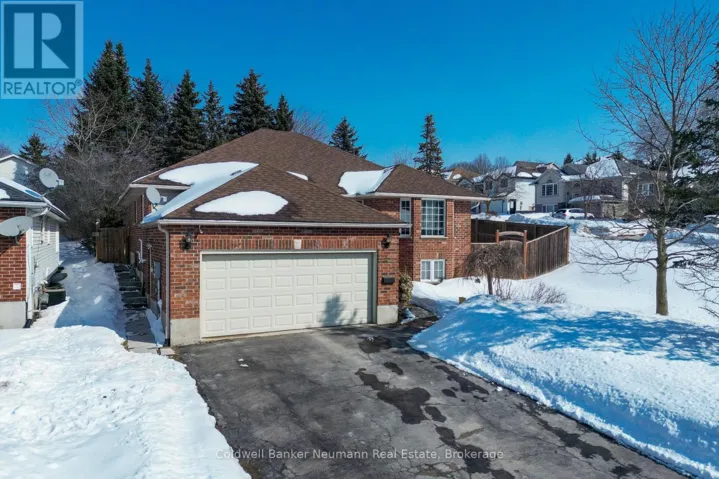 LOWER - 4 CUTTING DRIVE, Centre Wellington (Elora/Salem), Ontario N0B1S0