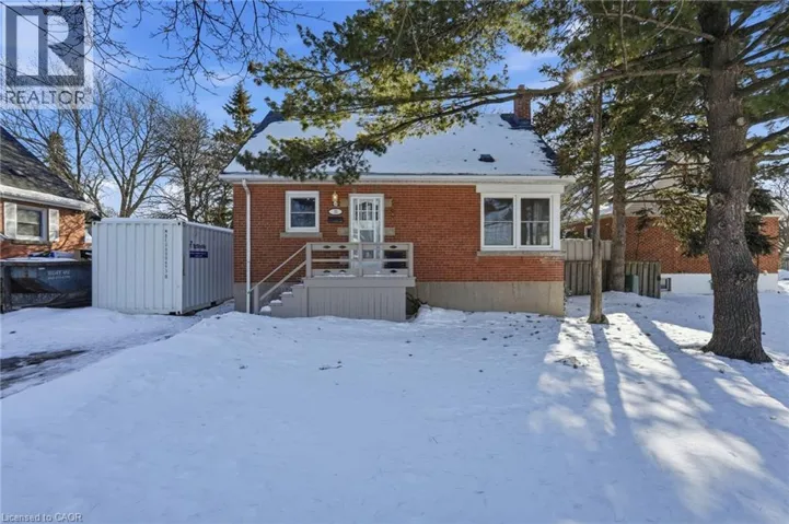 15 EAST 41ST Street, Hamilton, Ontario L8T2Z3