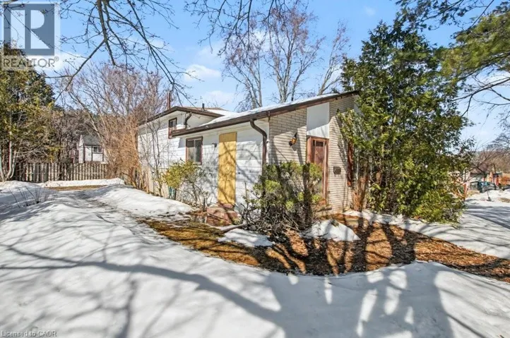 6 HILLSIDE Drive, Kitchener, Ontario N2E1R2