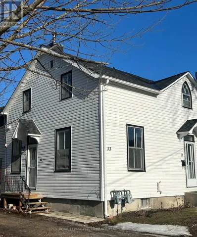 33 GORE STREET W, Perth, Ontario K7H2L9