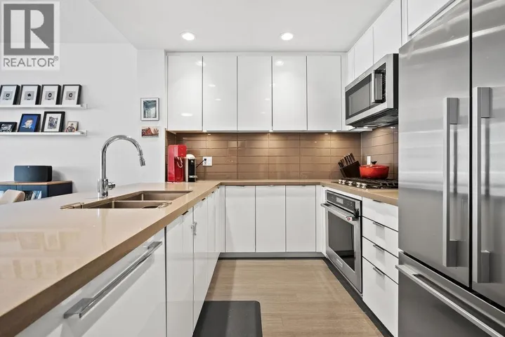 328 255 W 1ST STREET, North Vancouver, British Columbia V7M3G8