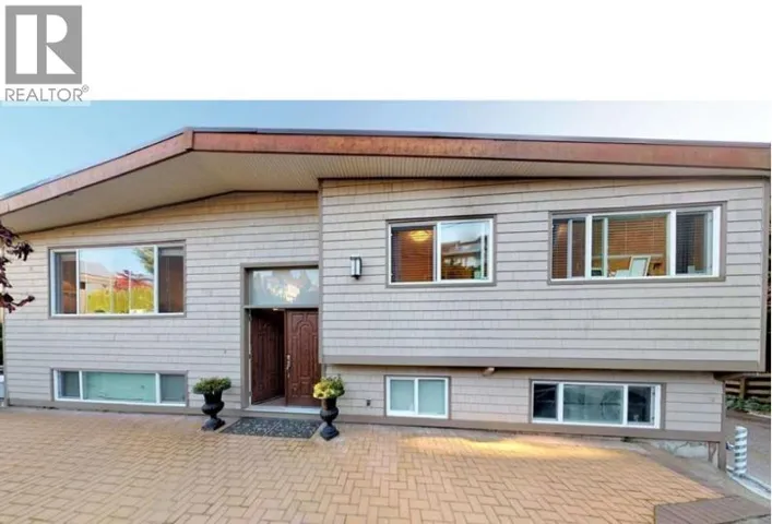 520 BALLANTREE PLACE, West Vancouver, British Columbia V7S1W5