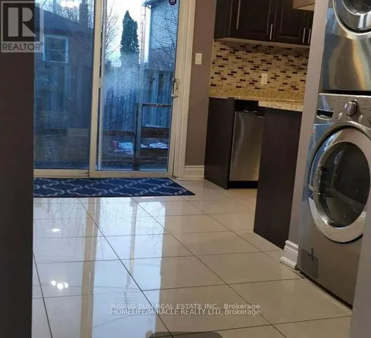 121 MCMURCHY AVENUE S, Brampton (Brampton South), Ontario L6Y1Z1