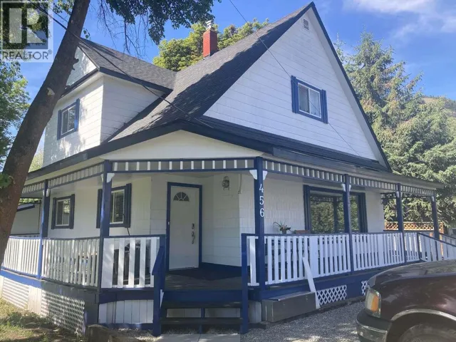 456 FOURTH Avenue, Midway, British Columbia V0H1M0