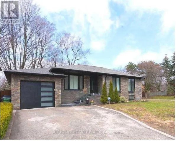 2 GROVELAND CRESCENT, Toronto (Parkwoods-Donalda), Ontario M3A3C5