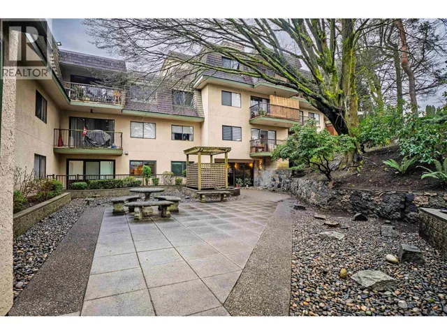 305 466 E EIGHTH AVENUE, New Westminster, British Columbia V3L4L2