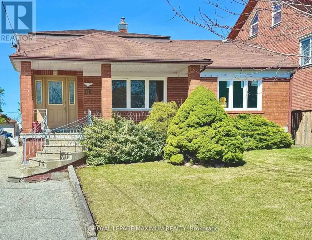 (A) LOWER - 82 CALVINGTON DRIVE, Toronto (Downsview-Roding-CFB), Ontario M3M2M1