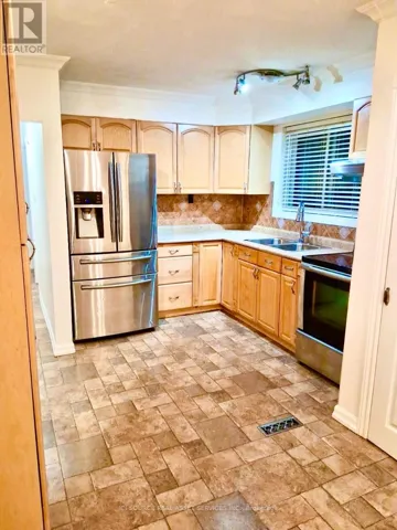 UPPER UNIT - 146 LANGARTH STREET W, London South (South E), Ontario N6J1P6