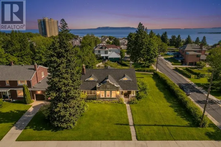 43 Summit AVE, Thunder Bay, Ontario P7B3N7