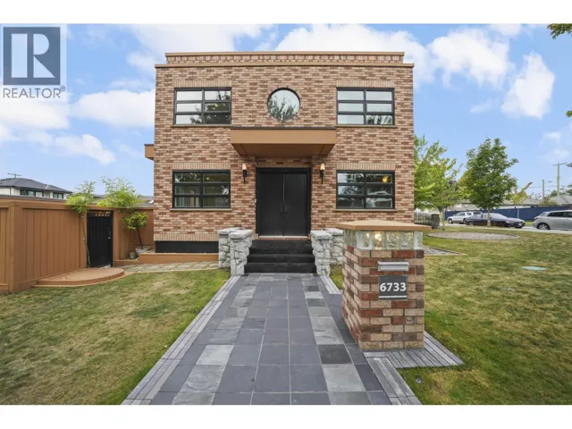 6733 VIVIAN STREET, Vancouver, British Columbia V5S2T7