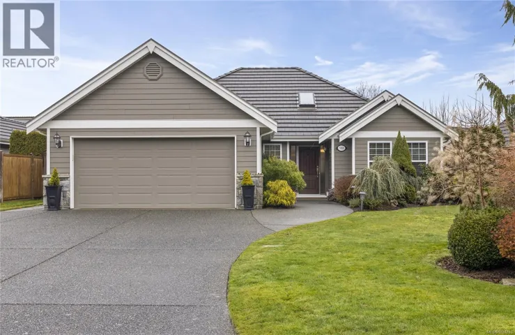 588 Viking Way, French Creek, British Columbia V9P2Z5