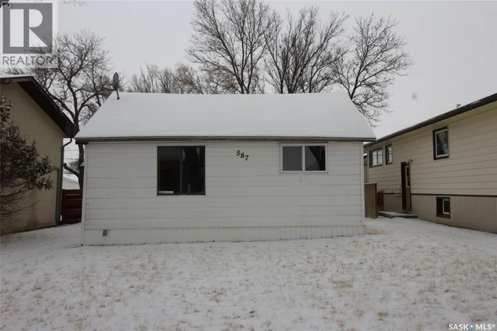 587 3rd STREET W, Shaunavon, Saskatchewan S0N2M0
