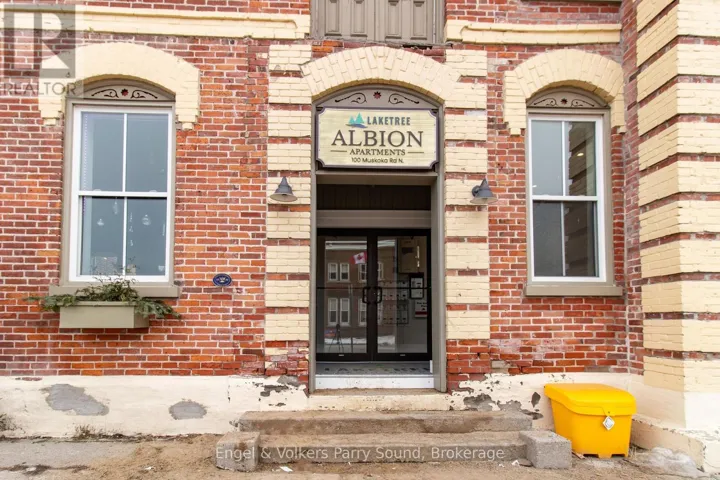 100 MUSKOKA ROAD N, Gravenhurst (Muskoka (S)), Ontario P1P1S4