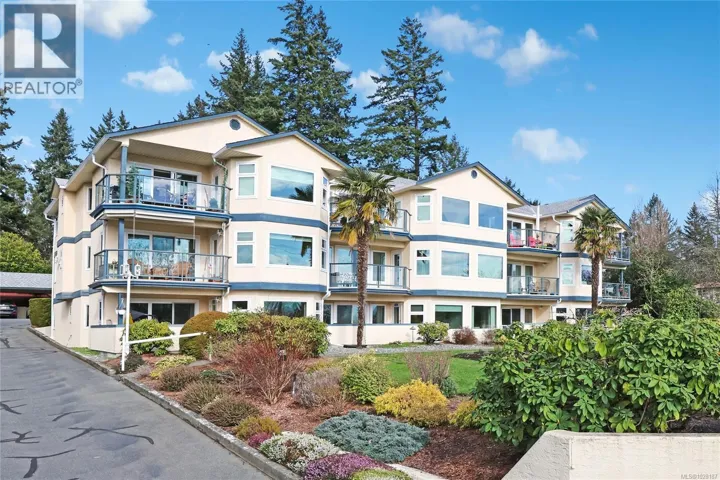 302 1902 Comox Ave, Comox, British Columbia V9M3M7
