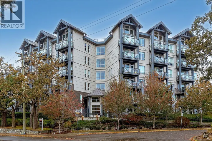 303 924 Esquimalt Rd, Esquimalt, British Columbia V9A3P2
