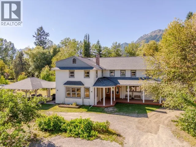 9 PARK Crescent, Fernie, British Columbia V0B1M0