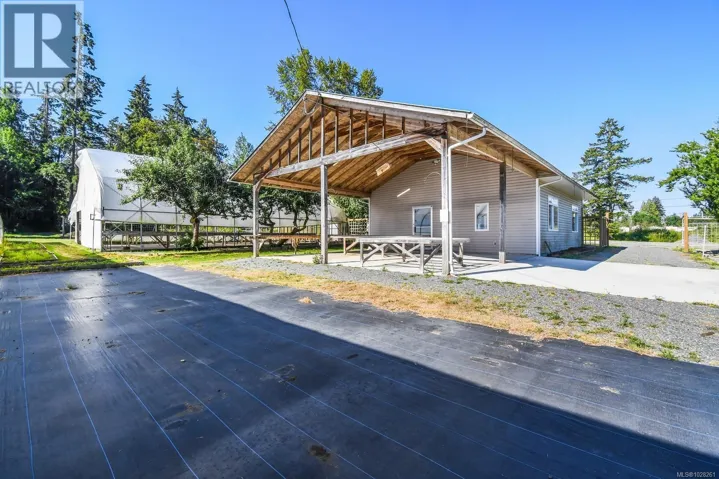 1754 Alberni Hwy, Coombs, British Columbia V0R1M0