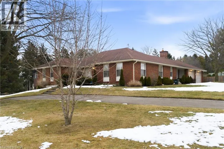 3 PINEHILL Drive, Brantford, Ontario N3T0M5