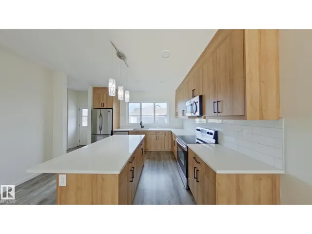 #Main 5715 Hawthorn CM SW, Edmonton, Alberta T6X2L5