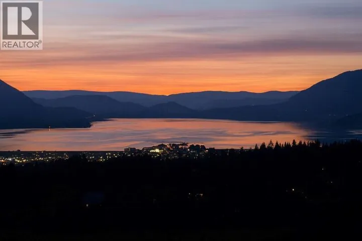 1060 16 Avenue SE, Salmon Arm, British Columbia V1E0H4
